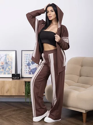 Женский костюм с брюками мод.2254 / коричневый