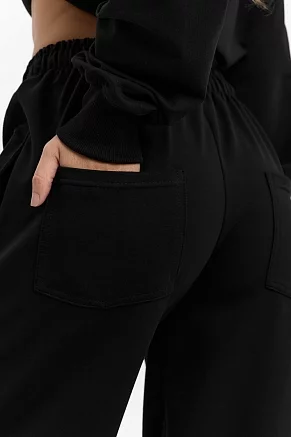 Женский костюм с брюками 37014 / черный
