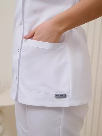 Костюм медицинский женский М-132 Тиси / белый