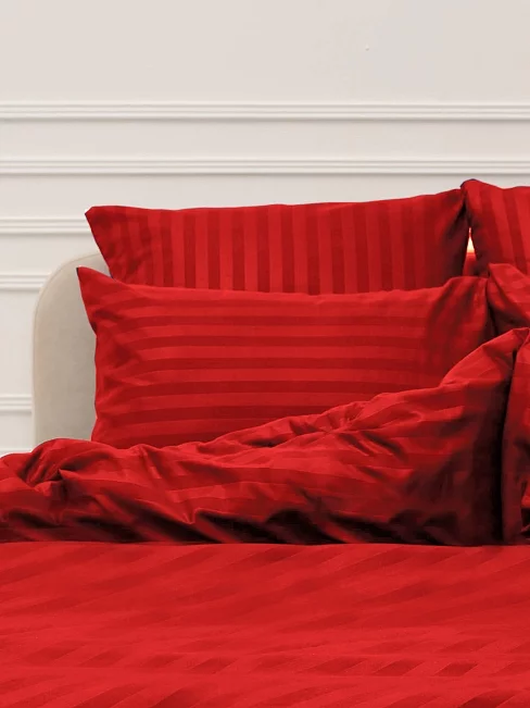 Комплект наволочек микрофибра-страйп / Красный