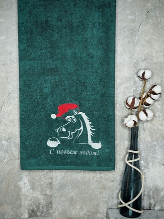 Полотенце махровое с вышивкой "Новый год Лошадь" / малахит