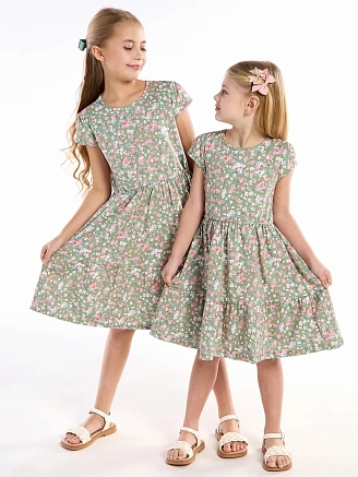 Детское платье "Карусель" / Нежные цветочки на зеленом