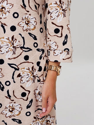 Женский халат Х-80(М) / Бежевый (цветы)