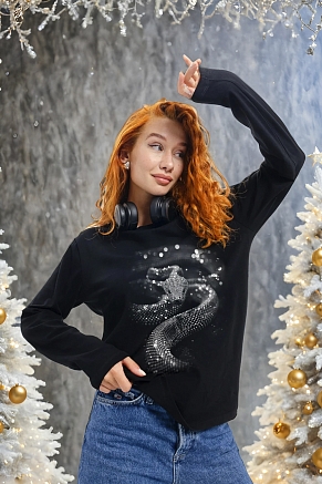 Женский лонгслив 8516 / черный+Змея стразы