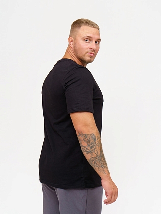 Мужская футболка мод.1361 / Черный