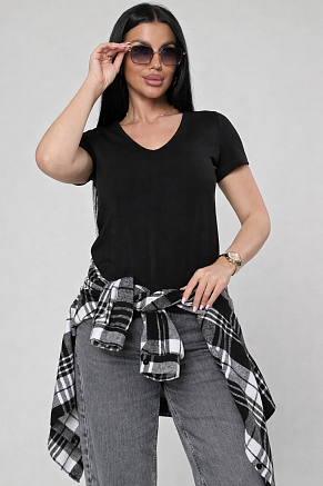 Женская футболка Заира / черный