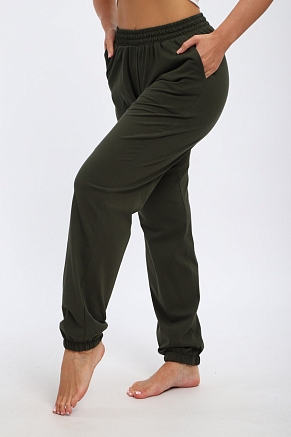 Брюки женские из кулирки на резинке  / Темный хаки