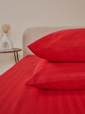 Комплект наволочек микрофибра-страйп / Красный