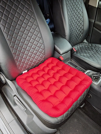 Подушка автомобильная на сиденье "АВТО-БИО" 50x45 / красная
