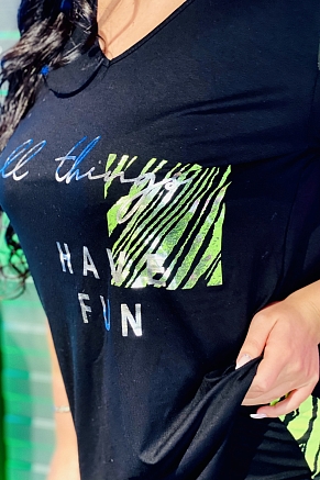 Женская футболка 9051 / черный