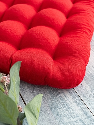 Подушка на стул с гречневой лузгой / Красный