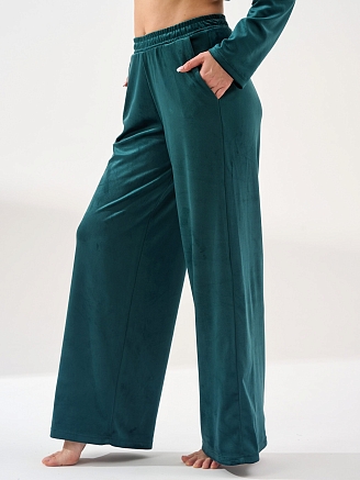 Женский костюм "Бархат" 2406-В / Изумрудный