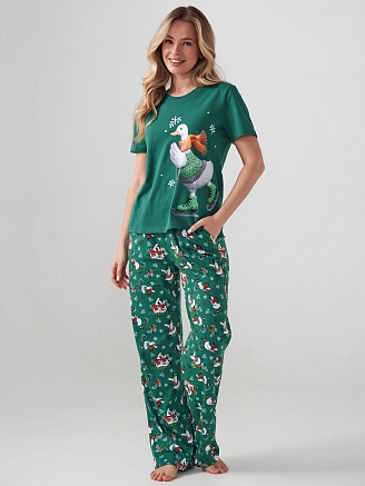 Женская пижама "Зимние забавы" 2411-К / Зеленый
