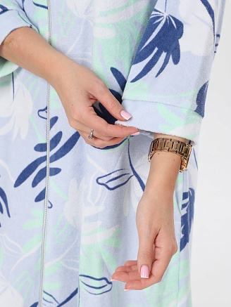 Женский халат Х-80(М) / Светло-серый (цветы)