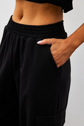 Женский костюм Нила-1 (на рост 165 см) / чёрный