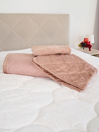 Набор покрывало и чехлы на подушку Кристалл / Пудра