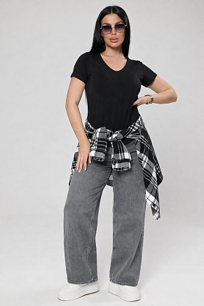 Женская футболка Заира / черный