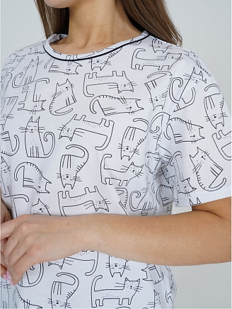 Женская футболка Бетси / Белый