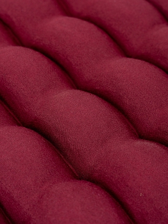 Подушка в автомобиль с гречневой лузгой арт. APG25 / Бордовый