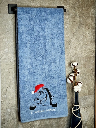 Полотенце махровое с вышивкой "Новый год Лошадь" / лазурный