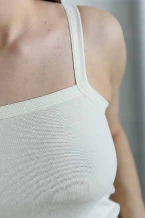 Женский топ из рибаны / Экрю