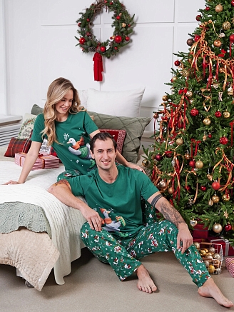 Мужская пижама "Зимние забавы" 2410-К / Зеленый