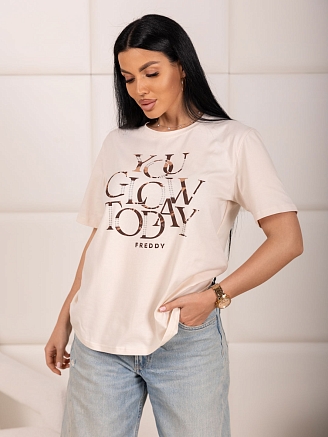 Женская футболка мод.2154 / Молочный