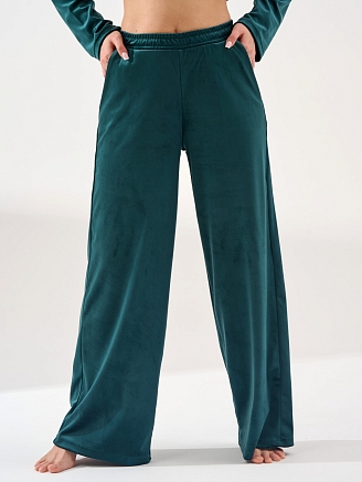 Женский костюм "Бархат" 2406-В / Изумрудный