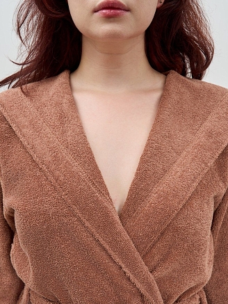 Женский махровый халат с капюшоном / мокко