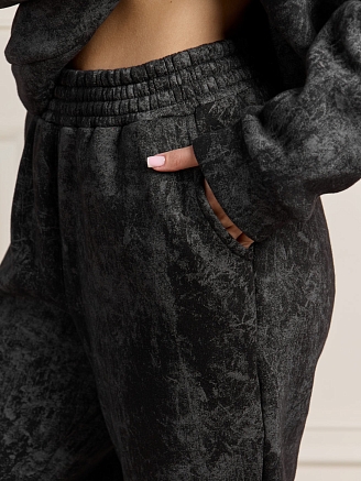 Женский костюм мод.2074 / Черный